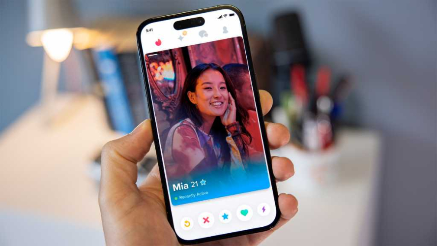 Tinder首頁界面